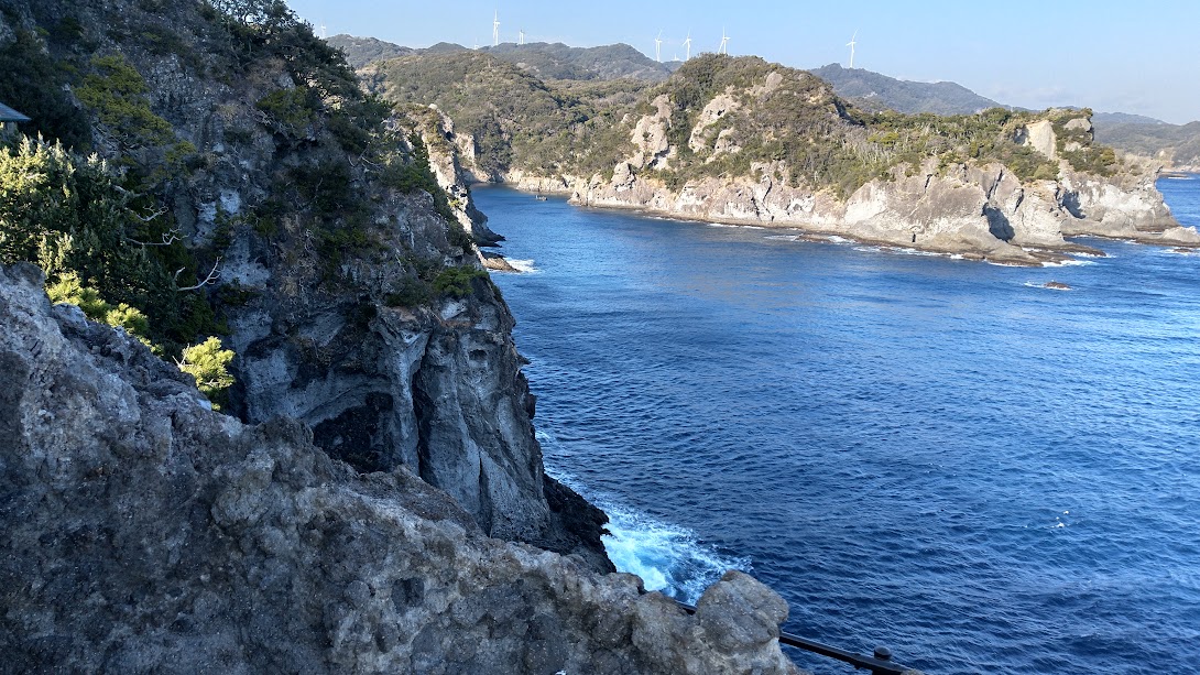 石廊崎オーシャンパーク方面の海岸風景